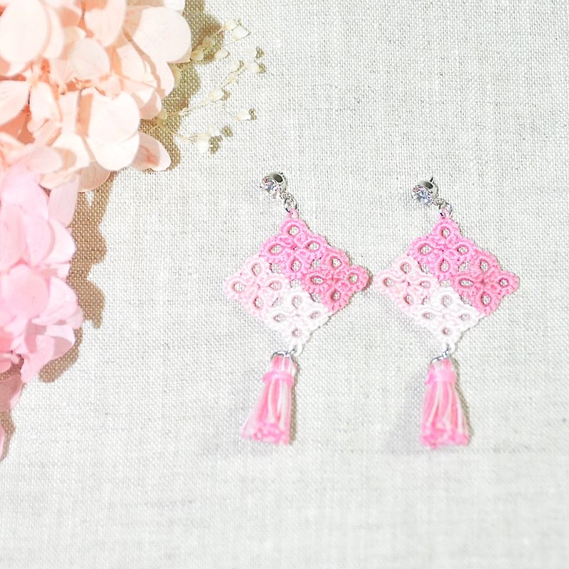 【Made To Order】Mosaic Square Tassel Earrings Tatting – Cherry Blossom Sakura - ต่างหู - งานปัก สึชมพู