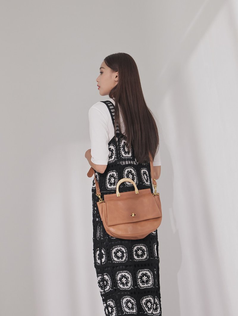 supportingrolestudio都市休閒真皮木框提把側背公事包  粉橘 - 側背包/斜背包 - 真皮 咖啡色