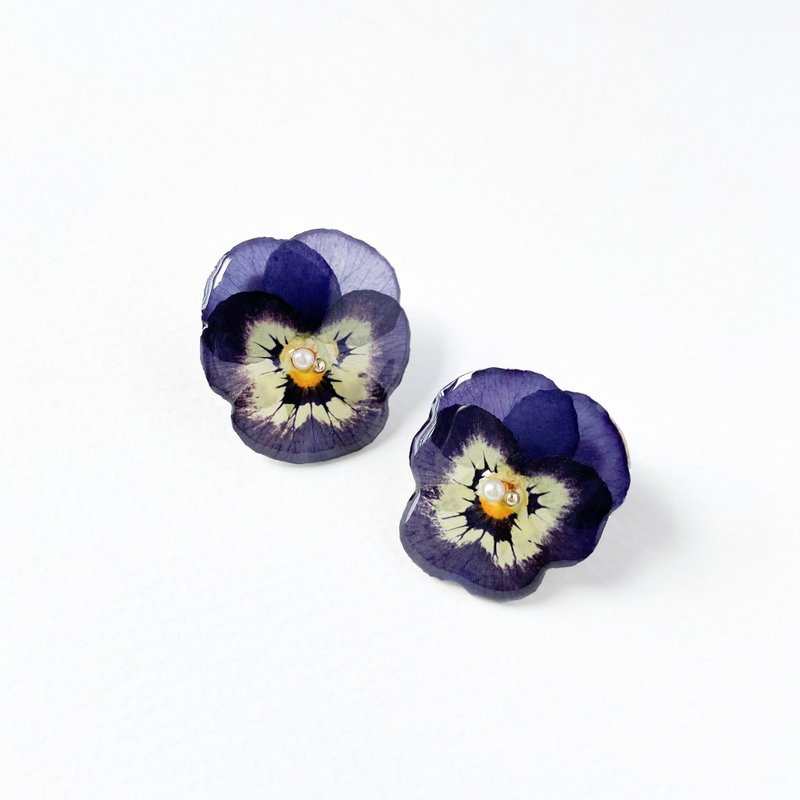 真花│迷你三色堇耳環【A Little Pansy】 - 耳環/耳夾/耳骨夾 - 植物．花 藍色