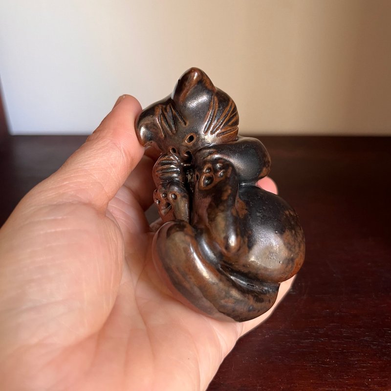 兔子踢。預備備 / 陶偶 / 玳瑁貓 - 擺飾/家飾品 - 陶 咖啡色