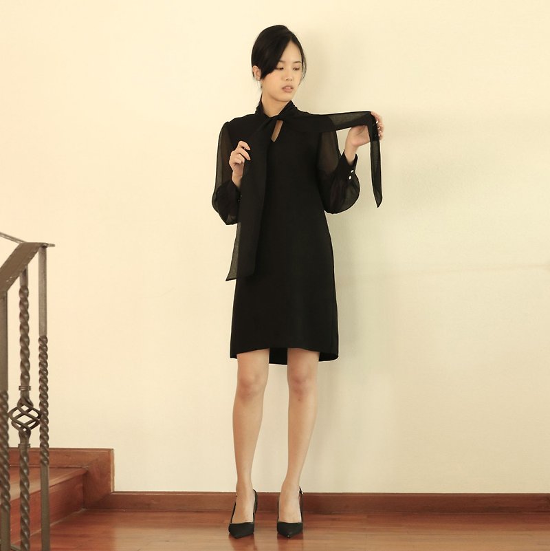 シフォンスカーフの襟と袖の高い質感の柔らかい黒のスカート - ワンピース - その他の素材 ブラック