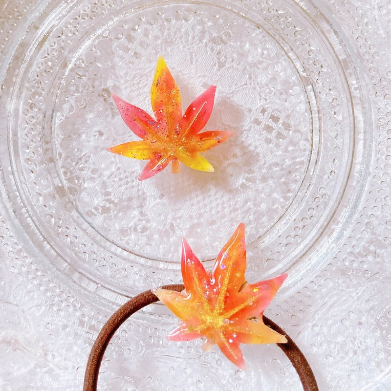 Maple leaves autumn aki vibes accessories handmade hair gift - Hair Accessories - Other Materials Multicolor