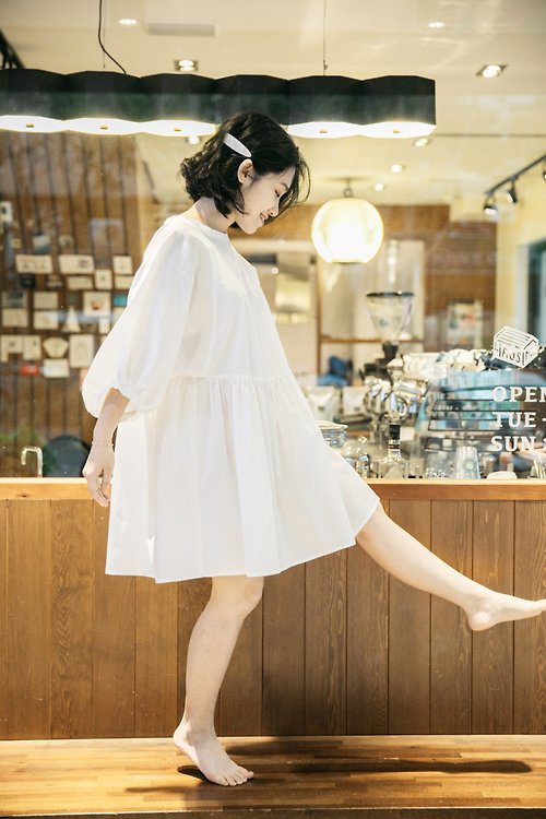 Minami Asa Dear,Dear白色蓬袖短洋裝