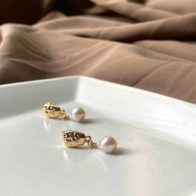 Listen to the Sea | Baroque Pearl Earrings 14k Gold - Earrings & Clip-ons - Pearl 