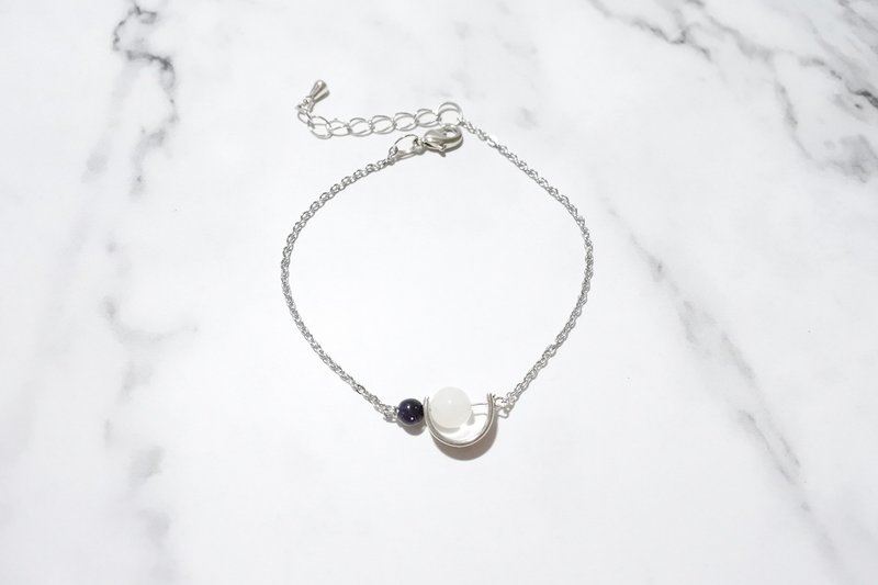 [Star and Moon Series] Natural Stone Bracelet - สร้อยข้อมือ - โลหะ ขาว