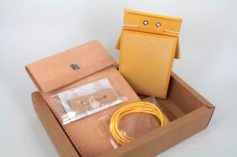 MOOS X WASOME ORIGAMI 植鞣革 證件套 皮革材料包 手縫材料包 - 皮革 - 真皮 黃色