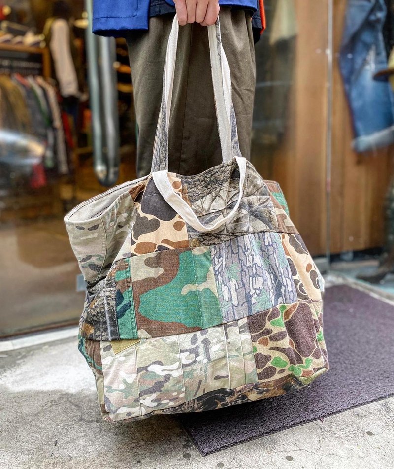 Camouflage patchwork big bag - กระเป๋าถือ - ผ้าฝ้าย/ผ้าลินิน 