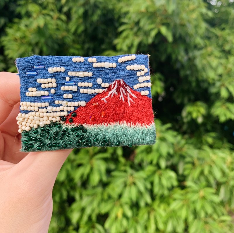 Kaifeng, Qingchun, Ukiyo-e, Red Mount Fuji Pin - Brooches - Thread Red