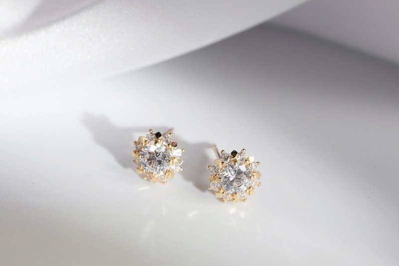 14K Gold. Snowflake Earrings - ต่างหู - ทอง 24 เค สีทอง