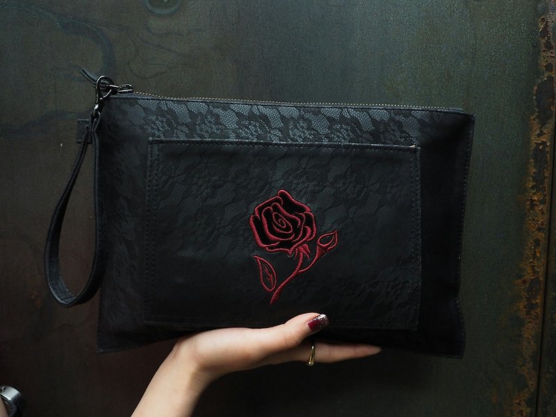 Rose'noir Clutch  - กระเป๋าคลัทช์ - หนังแท้ สีแดง