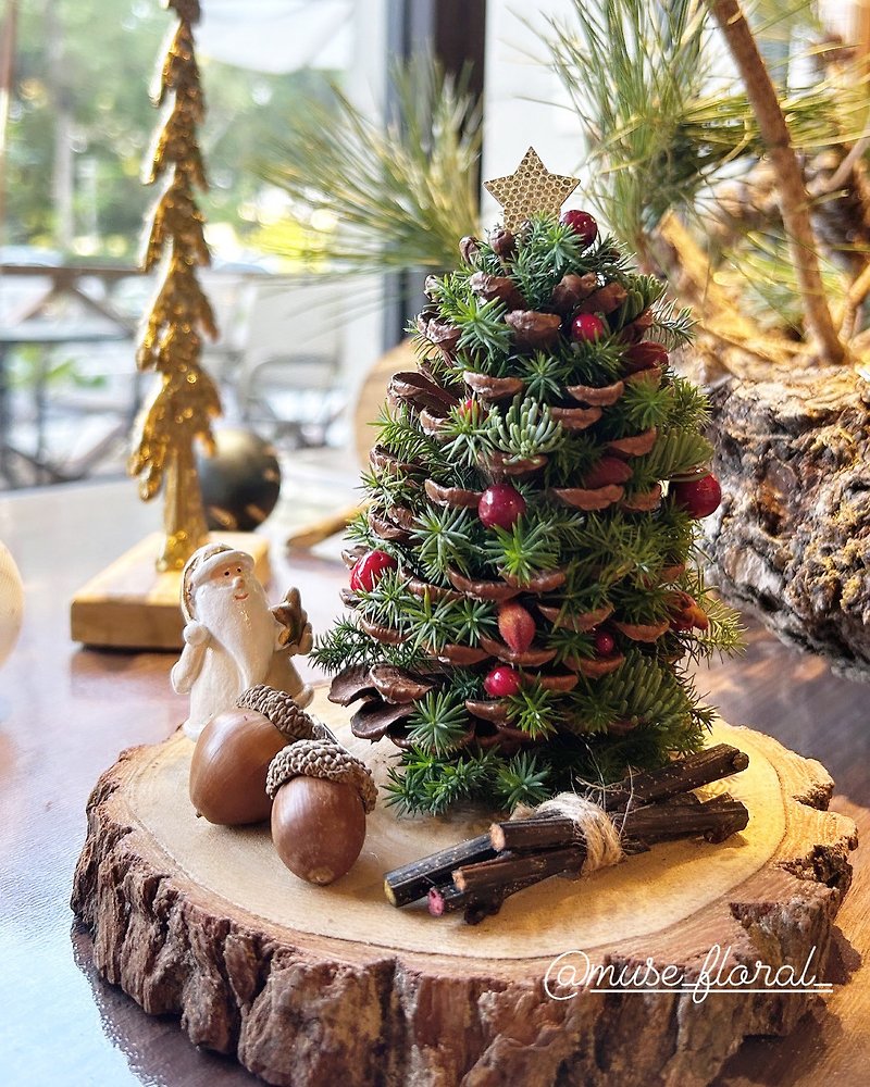 Christmas pine cone tree/Christmas gift/Christmas tree/Christmas exchange gift/pine cone/Muse flower art - ช่อดอกไม้แห้ง - ไม้ 