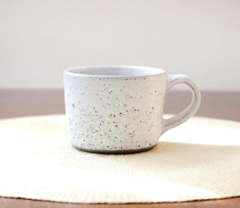 Black granite clay and white matte glaze mug 1 - แก้วมัค/แก้วกาแฟ - ดินเผา ขาว