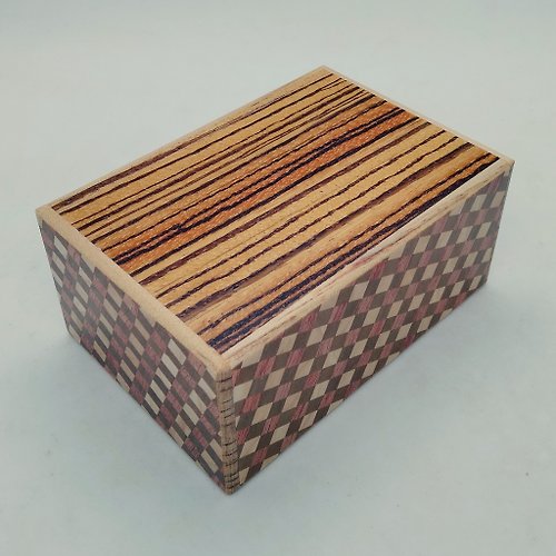 Japanese Puzzle Box OKA ２７回仕掛け４寸秘密箱 ゼブラウッド からくりパズル箱 箱根寄木細工