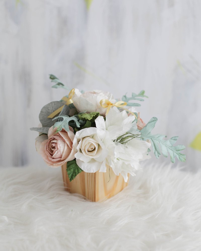 POCAHONTAS - Artificial Paper Flowers Wooden Table Pot - 香氛/精油/擴香 - 紙 白色