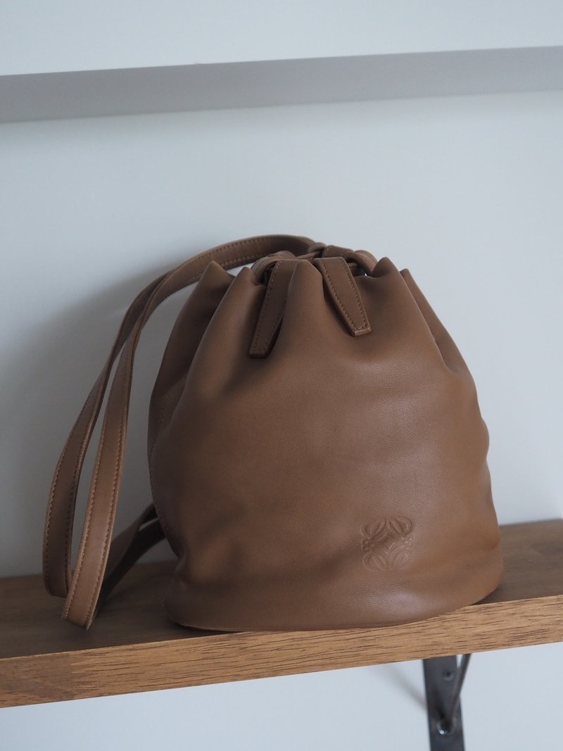 LOEWE Anagram Backpack Camel Brown Leather Backpack Vintage - กระเป๋าเป้สะพายหลัง - หนังแท้ สีนำ้ตาล