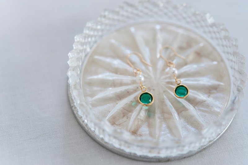 初綻系列水晶珍珠耳環 - 碧綠 - 耳環/耳夾 - 水晶 綠色