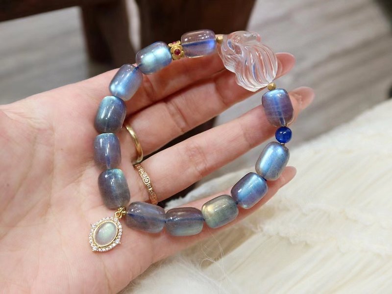 Original natural small light bulb gray moonlight labradorite Stone bead bracelet with white crystal nine-tailed fox to attract wealth and good fortune - Bracelets - Crystal 