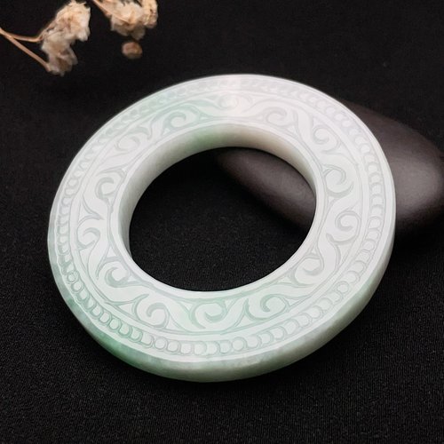 瓔珞珠寶盒 E.L.Jewelry Box 飄綠花翡翠雕花平安環| 天然緬甸玉翡翠A貨