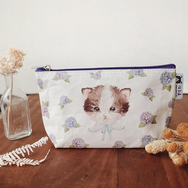 Sunny Bag x Meow Star-Hydrangea Cat Cosmetic Bag - Toiletry Bags & Pouches - Other Materials Purple