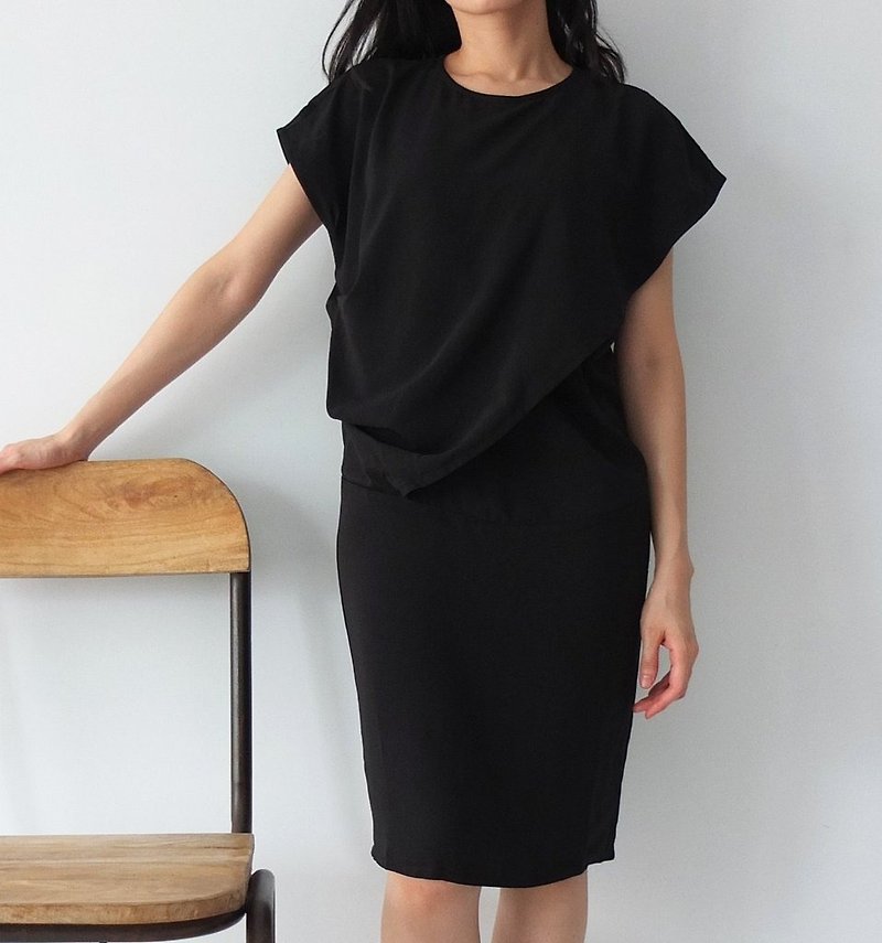 Black chiffon dress three-dimensional cut raglan sleeves - ชุดเดรส - วัสดุอื่นๆ 