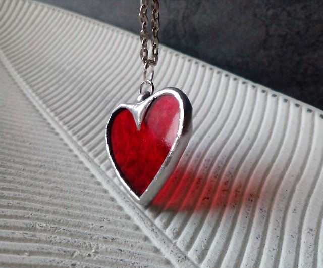 Red HEART glass necklace. st Valentine scarlet heartnecklace. kawaii pendant  - Shop Glass At Home Necklaces - Pinkoi