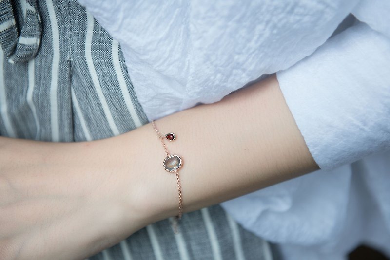 Jewelry grade elongated pomegranate rose gold bracelet - สร้อยข้อมือ - โลหะ สีทอง