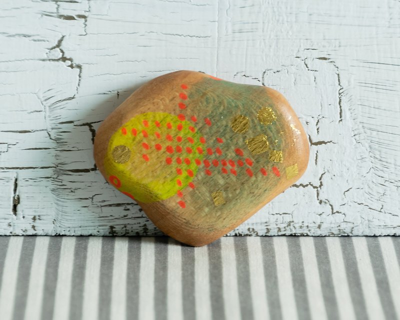 Small Abstract Hand Painted Wood Pocket Mirror (neon yellow dots) - อุปกรณ์แต่งหน้า/กระจก/หวี - ไม้ สีส้ม