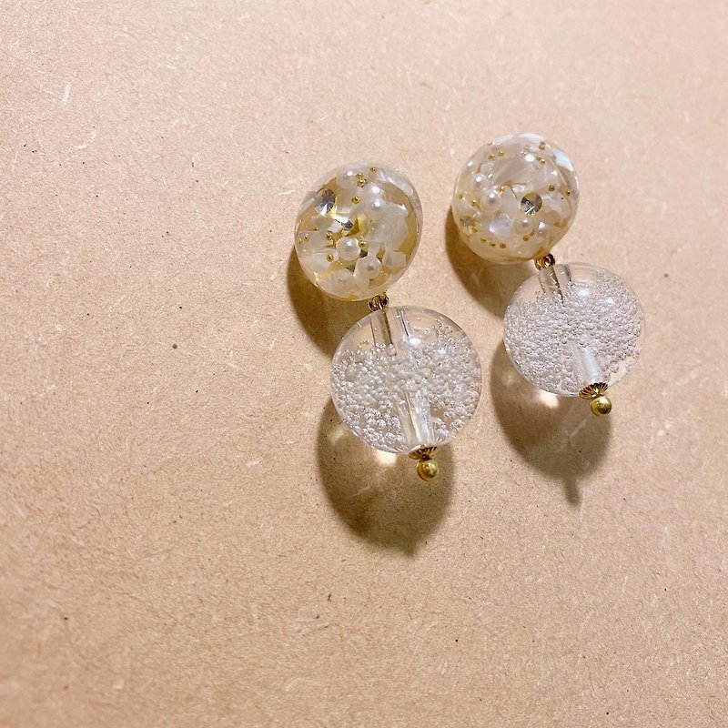 Vintage pearl shell bubble earrings - ต่างหู - เรซิน สีใส