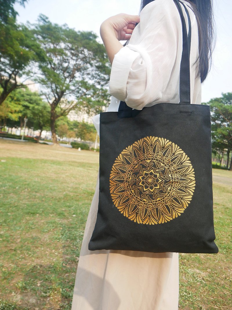 Pure hand-painted mandala side/shoulder bag [feedback] canvas bag Zen winding Henna Mandala