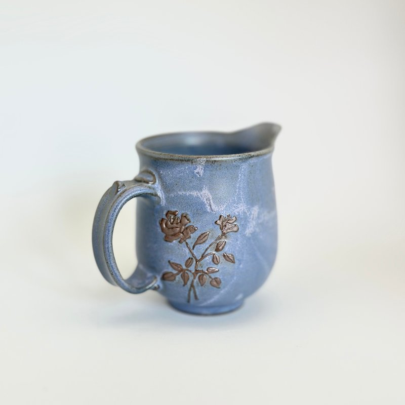 手作泥繪藍釉牛奶壺/茶海 - 茶壺/茶杯/茶具 - 陶 藍色