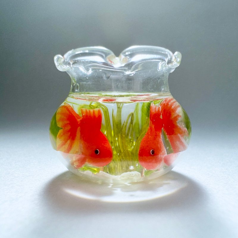 受注制作　硝子の金魚鉢で泳ぐ金魚 - 擺飾/家飾品 - 樹脂 