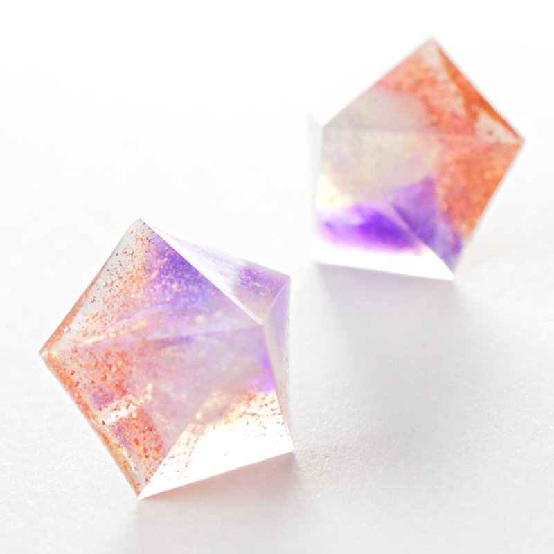 Pentagon Earrings (crystal of light) - ต่างหู - วัสดุอื่นๆ สีม่วง