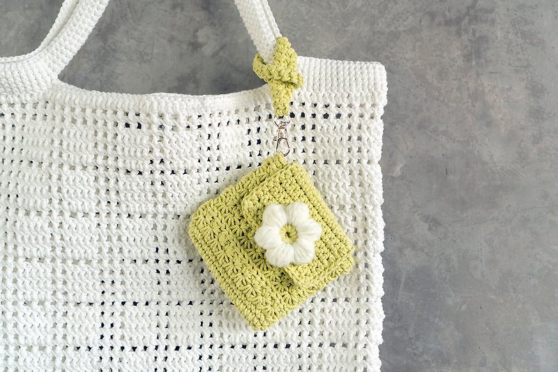 A small crochet bag. For small items and cards. - 散紙包 - 其他材質 