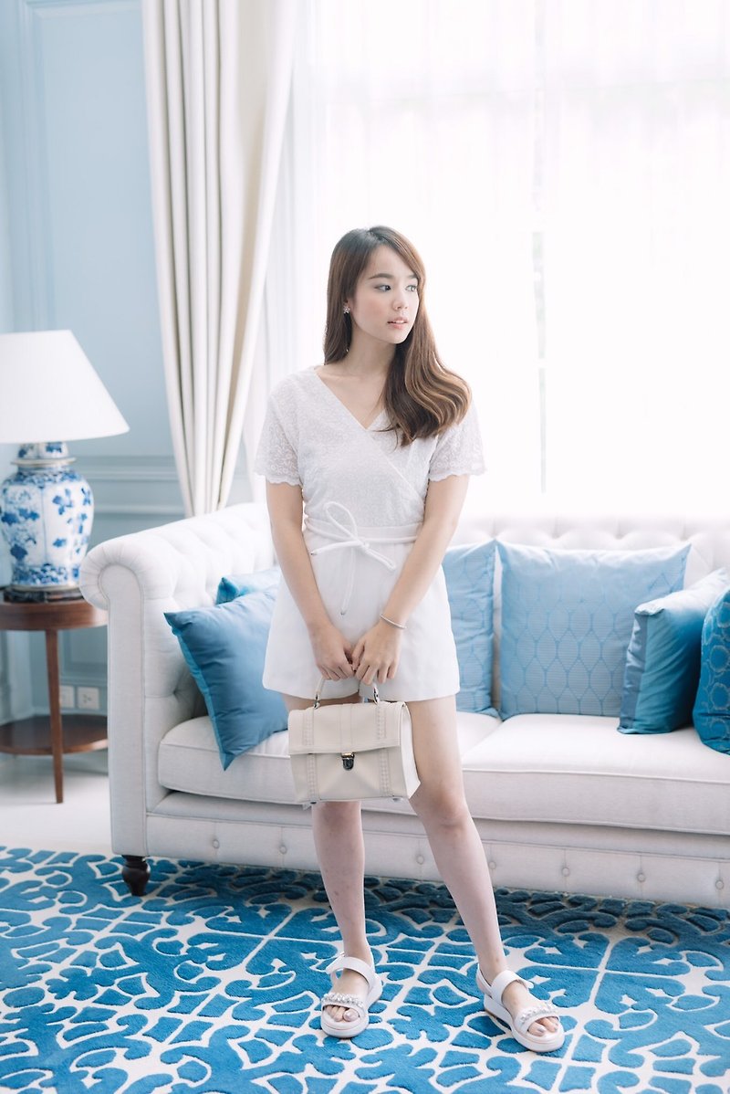 Mini White Choc Cover Bag (M) - รองเท้าลำลองผู้หญิง - หนังแท้ ขาว