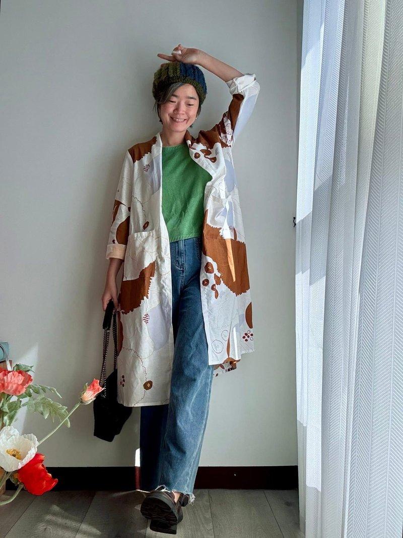 伊藤薄棉麻長版外套附綁帶 - 女大衣/外套 - 棉．麻 咖啡色