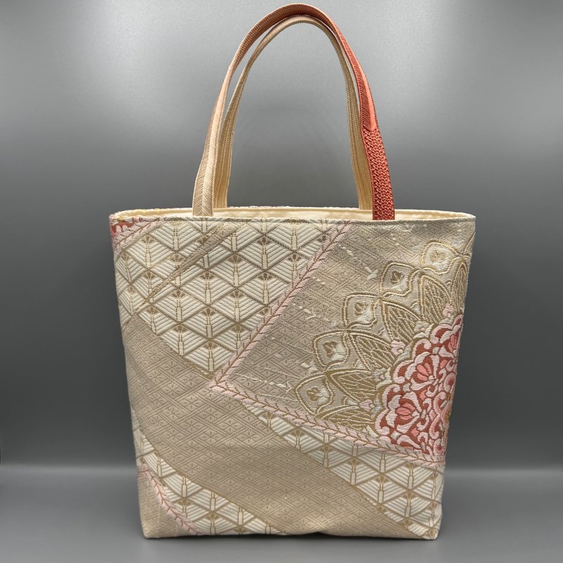 着物 帯 帯締め ハンドメイド トートバッグ リメイク ゴールド ピンク 西陣織 - 手提包/手提袋 - 絲．絹 白色