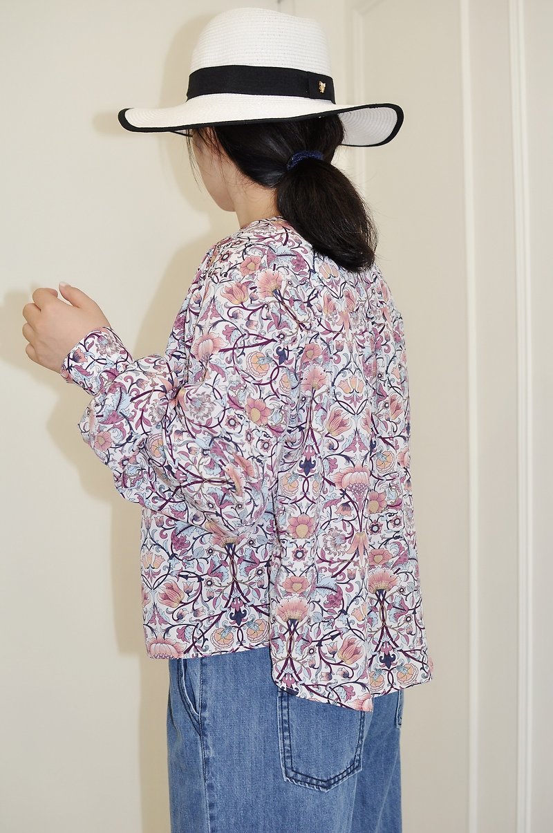 Flat 135 X Taiwan Designer Series White Vine Totem Chiffon Cloth V-neck Shirt Top - Women's Tops - Polyester White