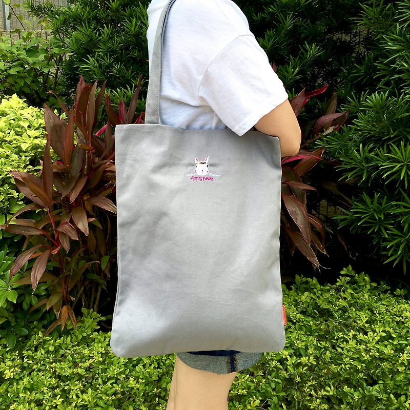 The. Playing. Forest-Cocomo Embroidery Canvas Tote / Grey - กระเป๋าถือ - ผ้าฝ้าย/ผ้าลินิน สีเทา