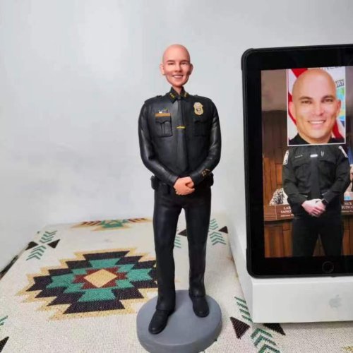uDesign優湛 客製化人物公仔 人偶 3D人像畫 似顏繪 定製 警察 生日 紀念 禮物