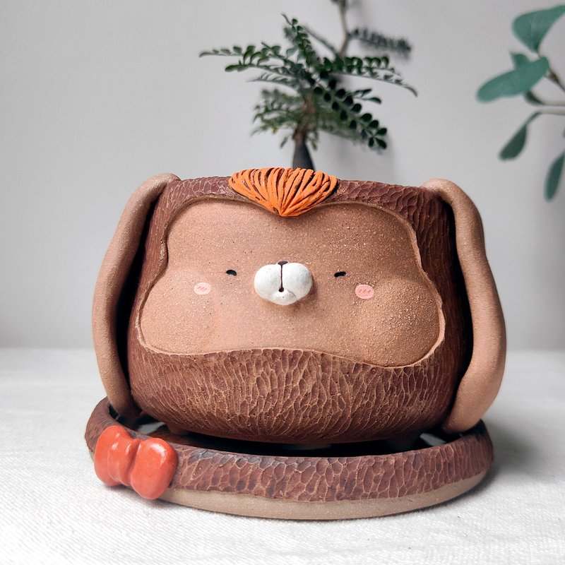 Planter with saucer, medium-brown bunny. Handmade plant pot. - 花瓶 - 陶 