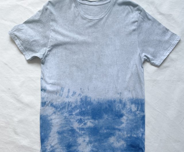 Made in Japan Quiet Time Gentle gray green and blue organic cotton T-shirt  Aizome Mud dyed organic cotton - Shop bluephase Women's T-Shirts - Pinkoi