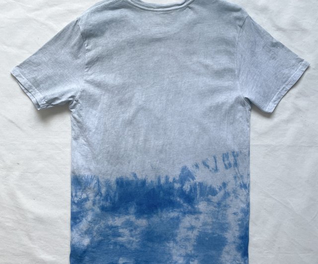 Made in Japan Quiet Time Gentle gray green and blue organic cotton T-shirt  Aizome Mud dyed organic cotton - Shop bluephase Women's T-Shirts - Pinkoi
