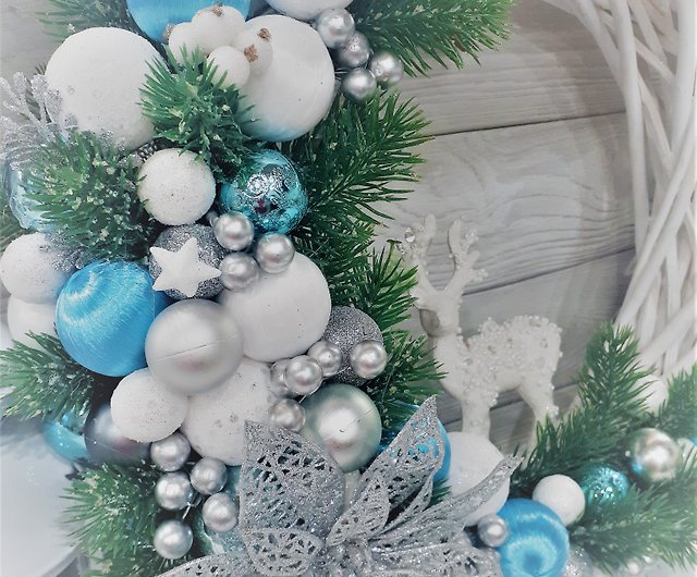 白と青のクリスマス リース、青/シルバーの鹿のリース、クリスマスの壁 
