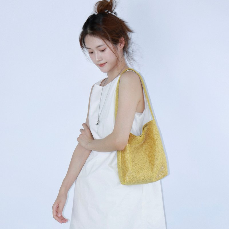 【奶黃包】森系復古文青/高級感工藝單肩腋下包 - 側背包/斜孭袋 - 其他材質 黃色