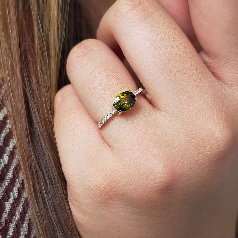 Green tourmarin ring in 14k solid gold, delicate diamond ring, gifts for her - 戒指 - 鑽石 金色