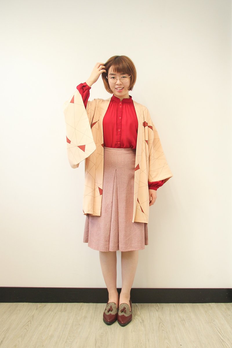Vintage │ positive early dawn Pinjiu red geometric pattern silk haori - Women's Casual & Functional Jackets - Silk Pink