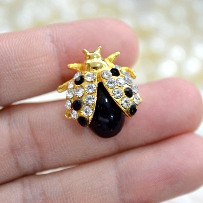 Gold-plated rhinestones, exquisite black beetle brooch, ladies and ladies, Japanese high-end second-hand vintage jewelry - Brooches - Other Materials Multicolor