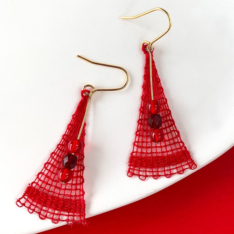Nanduti earrings  Red grapes burgundy - Earrings & Clip-ons - Thread Red
