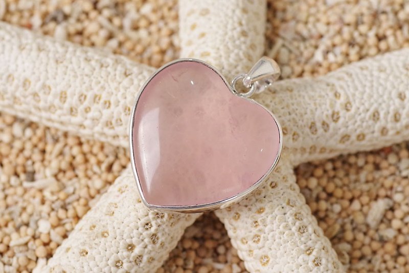 Transparent pink heart rose quartz pendant top - Necklaces - Gemstone Pink