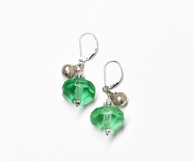 Art Deco Jade Green URANIUM Glass Beads Peridot Gemstones & 925 Silver Earrings 